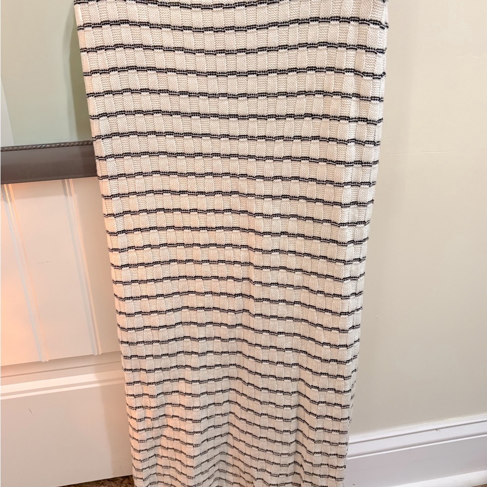 Striped Knit Midi Skirt - Black and White